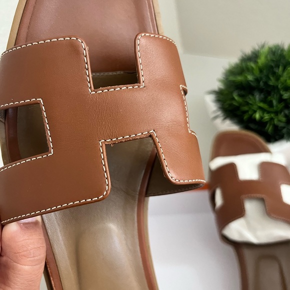 Brown and White Leather Slip-On Sandals - Picture 7 of 14